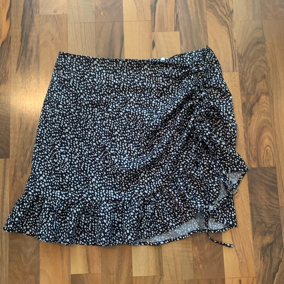 Ruched side drawstring skirt - Picture 2 of 2